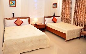 Tuyet Van Hotel